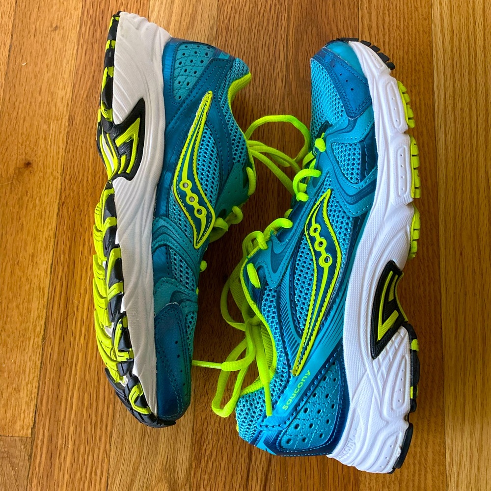 Saucony // Oasis 2 Running Shoe